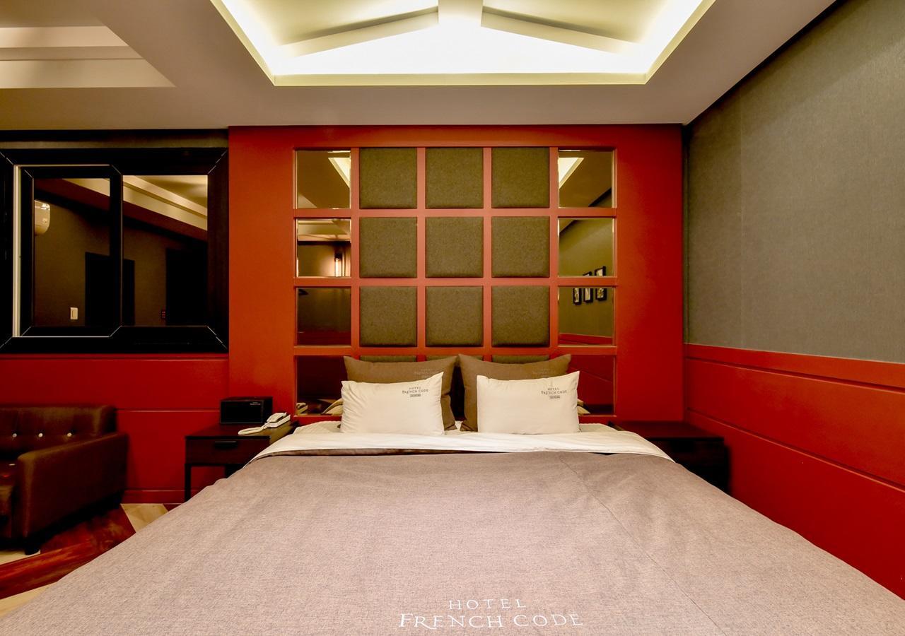 French Code Hotel ČČchangwon Exteriér fotografie