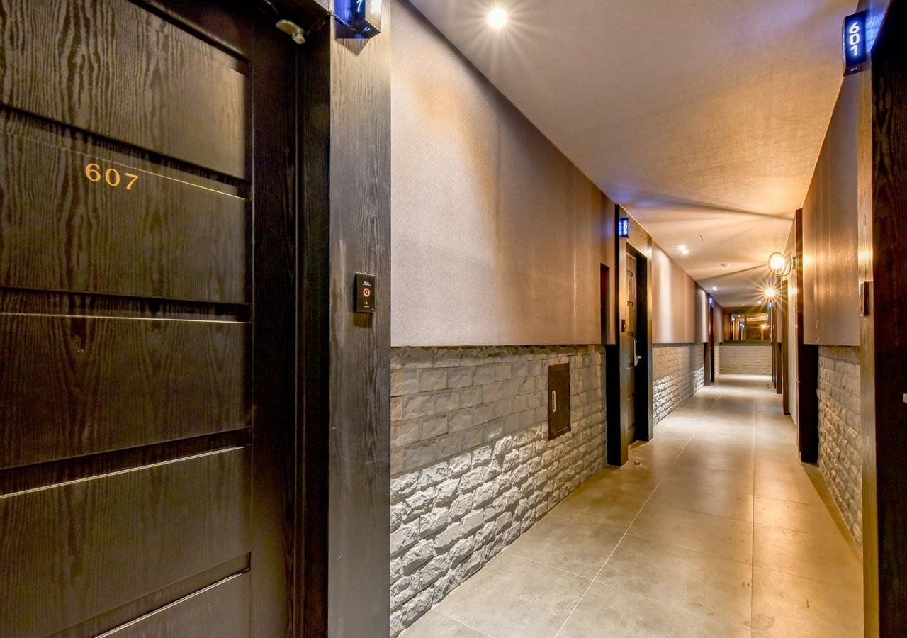 French Code Hotel ČČchangwon Exteriér fotografie