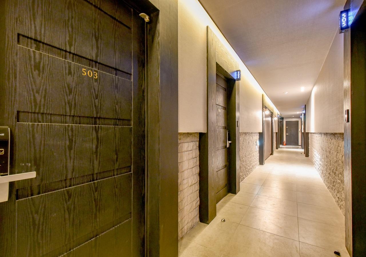French Code Hotel ČČchangwon Exteriér fotografie