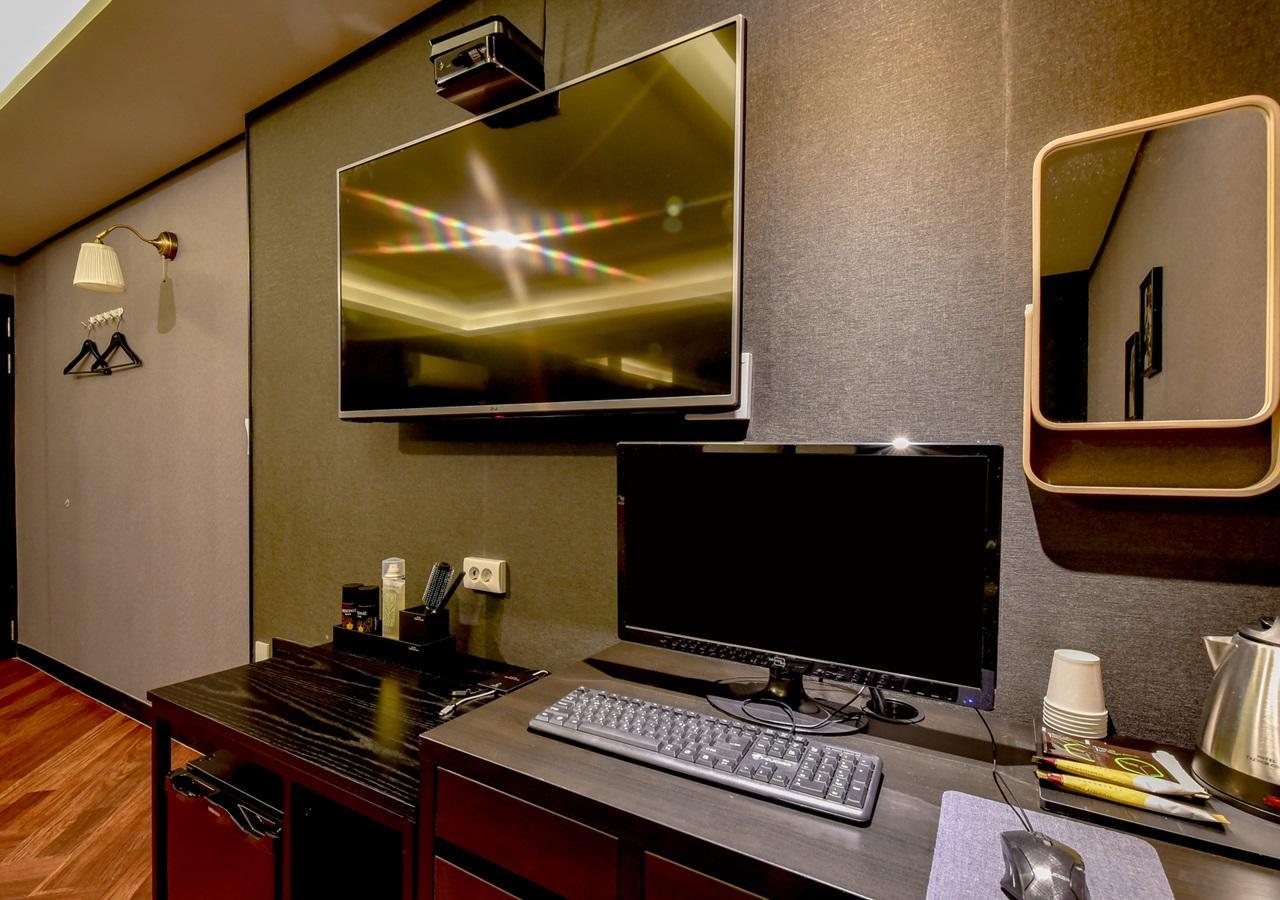 French Code Hotel ČČchangwon Exteriér fotografie