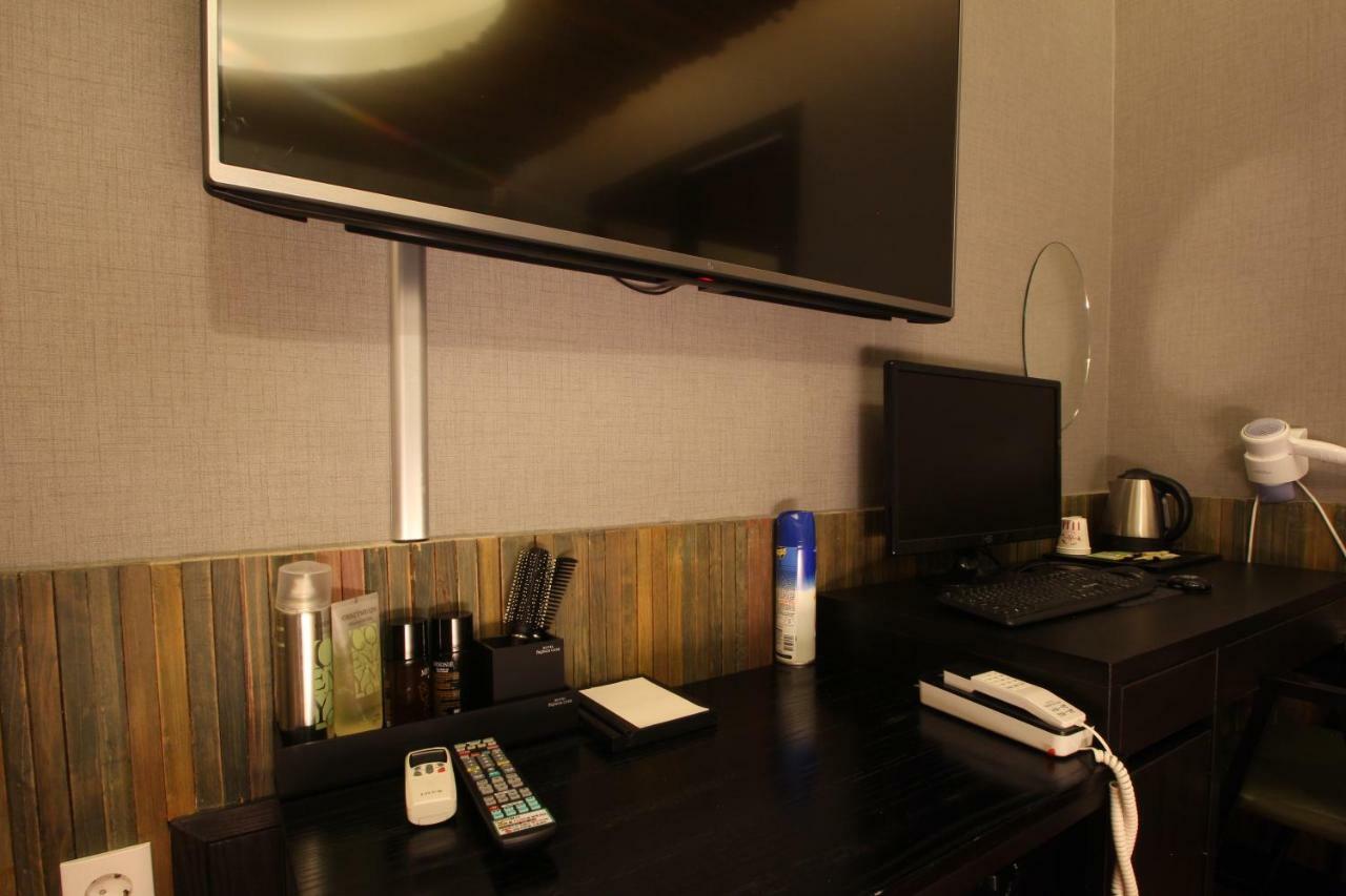 French Code Hotel ČČchangwon Exteriér fotografie