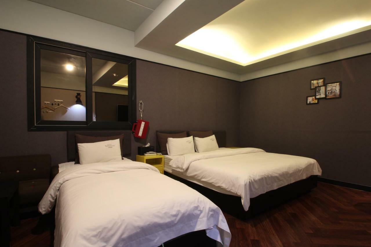 French Code Hotel ČČchangwon Exteriér fotografie