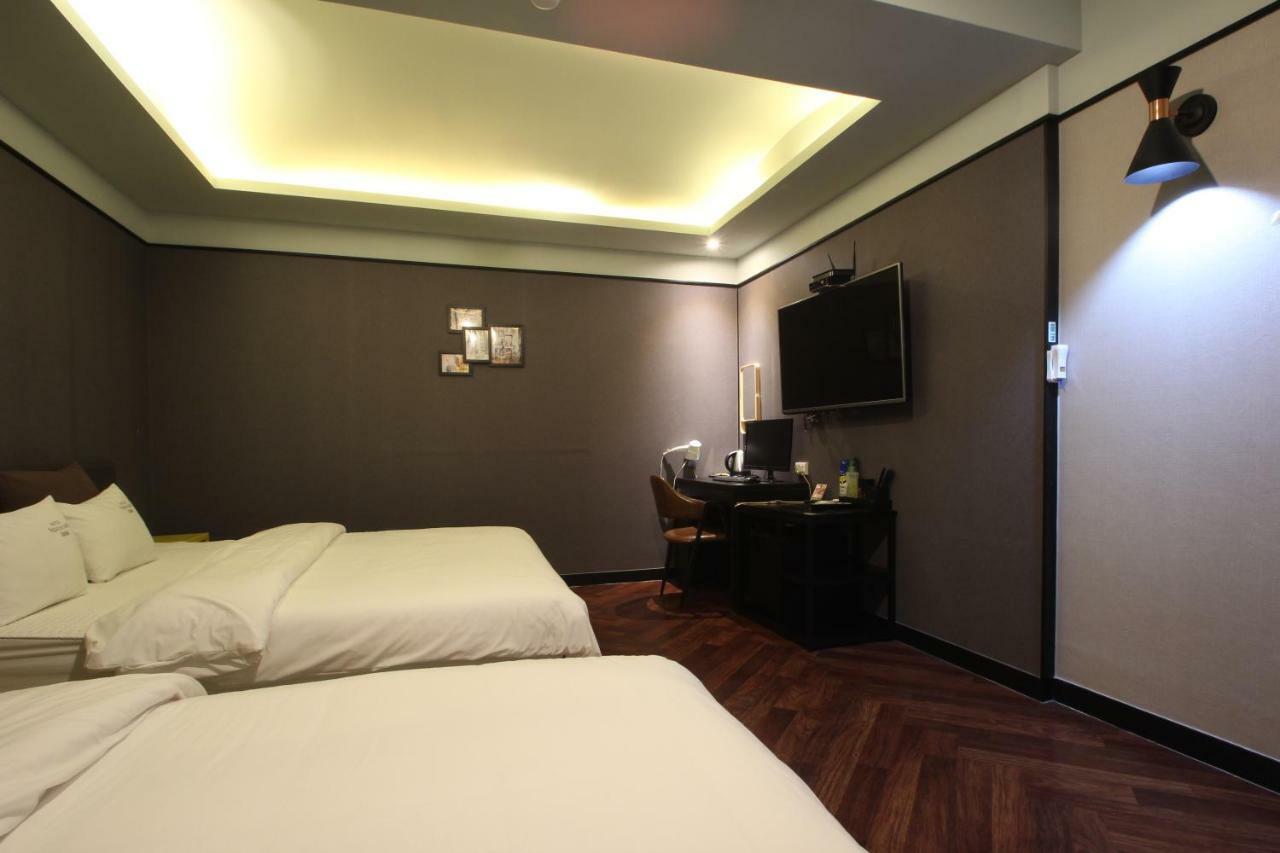 French Code Hotel ČČchangwon Exteriér fotografie